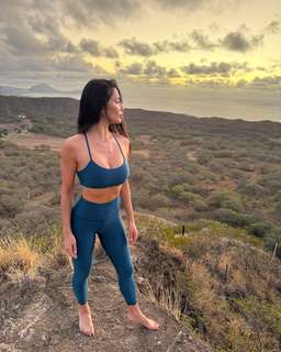 Nicole Scherzinger feet photo thumbnail