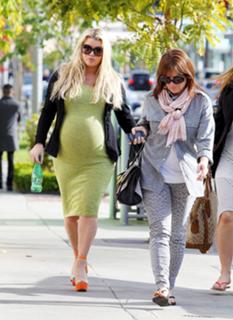 Jessica Simpson feet photo thumbnail