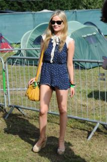 Laura Whitmore feet photo thumbnail