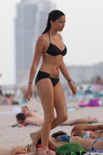 Jessica Gomes feet photo thumbnail