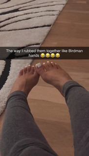Queen Naija feet photo thumbnail