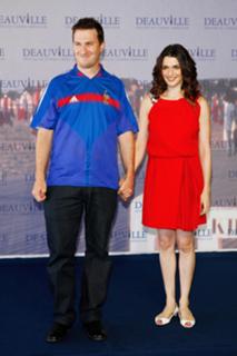 Rachel Weisz feet photo thumbnail