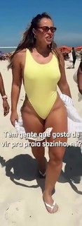 Paolla Oliveira feet photo thumbnail