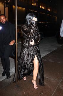 Kylie Jenner feet photo thumbnail