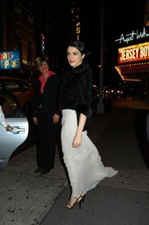 Rachel Weisz feet photo thumbnail