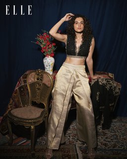 Taapsee Pannu feet photo thumbnail