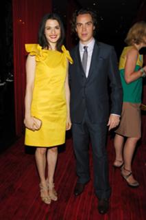 Rachel Weisz feet photo thumbnail