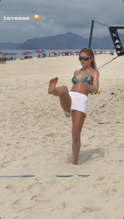 Jade Picon feet photo thumbnail