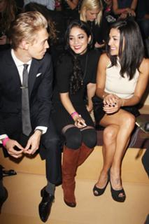 Jessica Szohr feet photo thumbnail