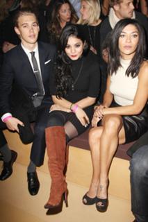 Jessica Szohr feet photo thumbnail