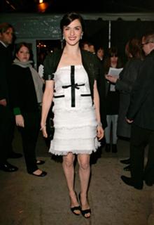 Rachel Weisz feet photo thumbnail