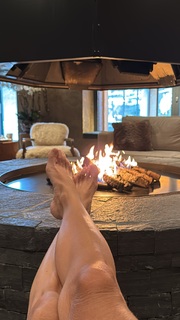 Adriane Galisteu feet photo thumbnail