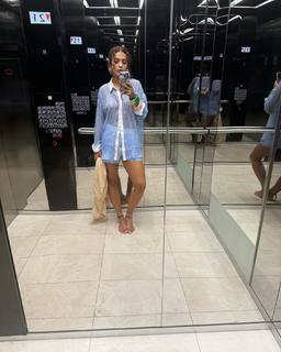 Rita Ora feet photo thumbnail