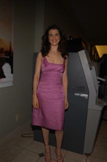Rachel Weisz feet photo thumbnail