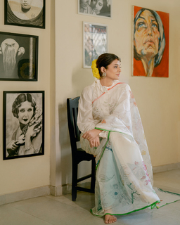 Priyamani feet photo 5