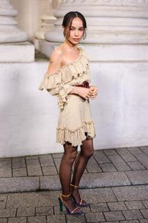 Zoë Kravitz feet photo thumbnail
