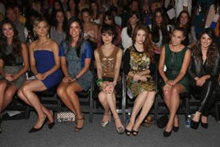 Holland Roden feet photo thumbnail