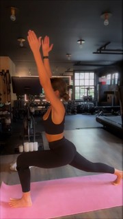 Jessica Alba feet photo thumbnail