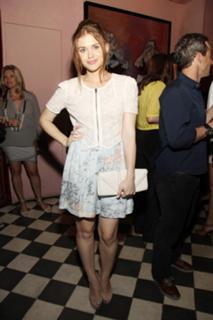 Holland Roden feet photo thumbnail