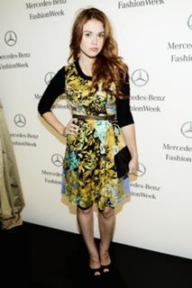 Holland Roden feet photo thumbnail