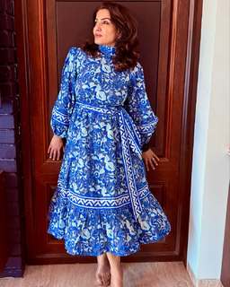 Raveena Tandon feet photo thumbnail