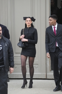 Dua Lipa feet photo thumbnail