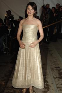 Rachel Weisz feet photo thumbnail