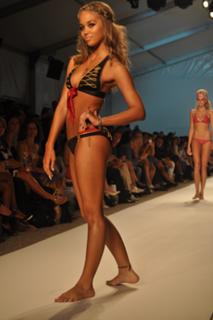 Jasmine Sanders feet photo thumbnail