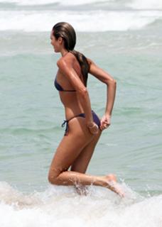 Candice Swanepoel feet photo thumbnail