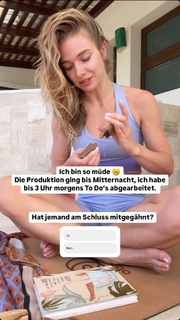 Lola Weippert feet photo thumbnail