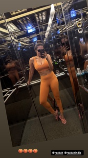 Malaika Arora feet photo thumbnail