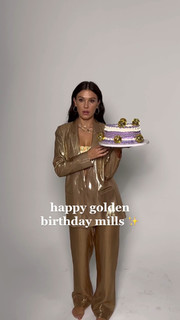 Millie Bobby Brown feet photo thumbnail