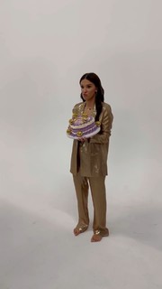 Millie Bobby Brown feet photo thumbnail