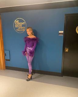 Millie Bobby Brown feet photo thumbnail