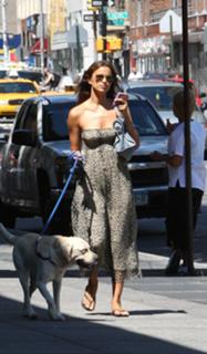 Irina Shayk feet photo thumbnail