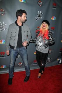Christina Aguilera feet photo thumbnail