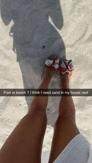 Scarlet Vas feet photo thumbnail
