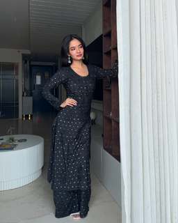 Anushka Sen feet photo thumbnail