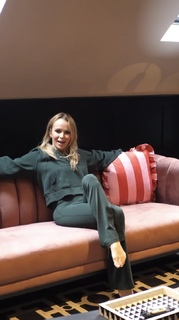 Amanda Holden feet photo thumbnail