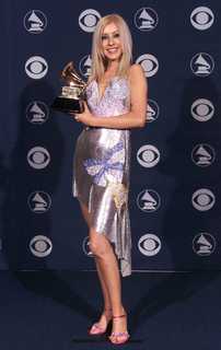 Christina Aguilera feet photo thumbnail