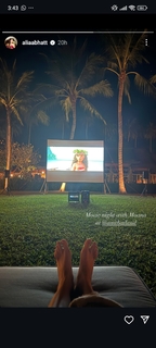 Alia Bhatt feet photo thumbnail