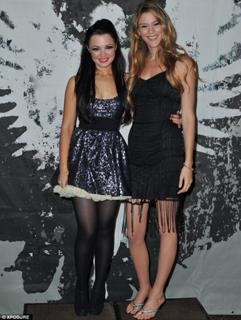 Joss Stone feet photo thumbnail