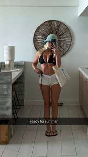 Corinna Kopf feet photo thumbnail