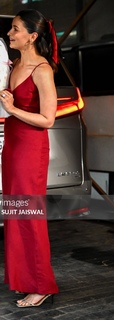 Alia Bhatt feet photo thumbnail