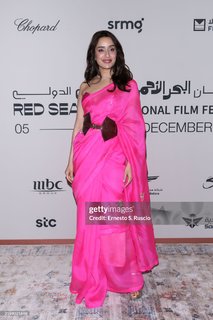 Shraddha Kapoor feet photo thumbnail