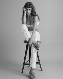 Alessandra Ambrosio feet photo thumbnail