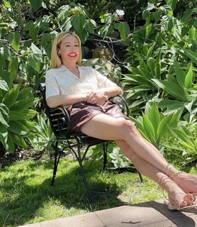 Cat Deeley feet photo thumbnail