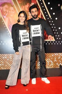 Alia Bhatt feet photo thumbnail