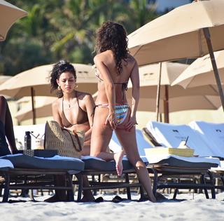 Chantel Jeffries feet photo thumbnail