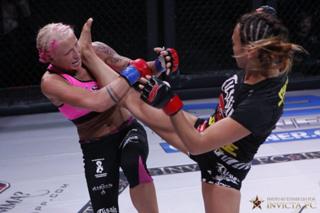 Michelle Waterson feet photo thumbnail